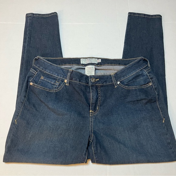 TORRID BLUE SUPER STRETCH HIGH-RISE STRAIGHT JEANS Size 12s - Picture 3 of 4
